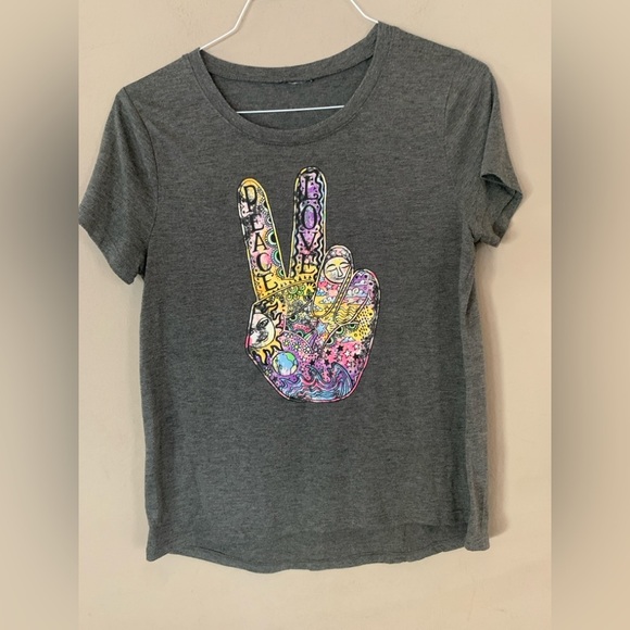 Modern Lux Gray Peace Sign Short Sleeve Tee - Picture 1 of 3